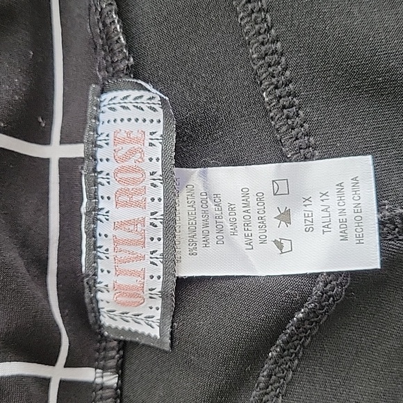 Plus size Olivia Rose capri pants - Picture 4 of 5